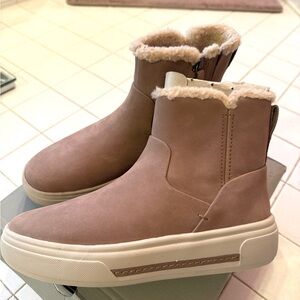 Women's Clarks Tan Ankle Boots